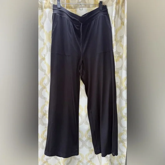 Lou & Grey Black Track Pants with Casual Style - Picture 4 of 7